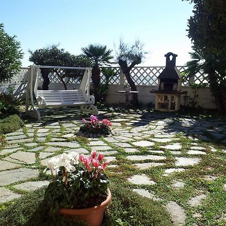 Il Giardino Sul Mare B&B Рива-Лигуре Экстерьер фото