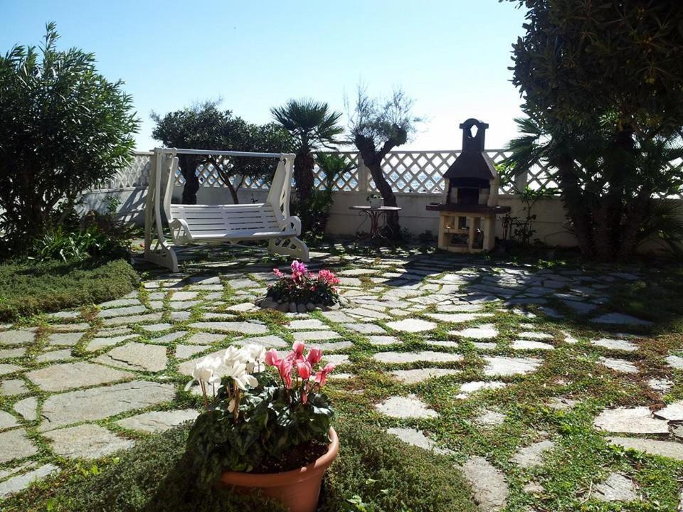 Il Giardino Sul Mare B&B Рива-Лигуре Экстерьер фото